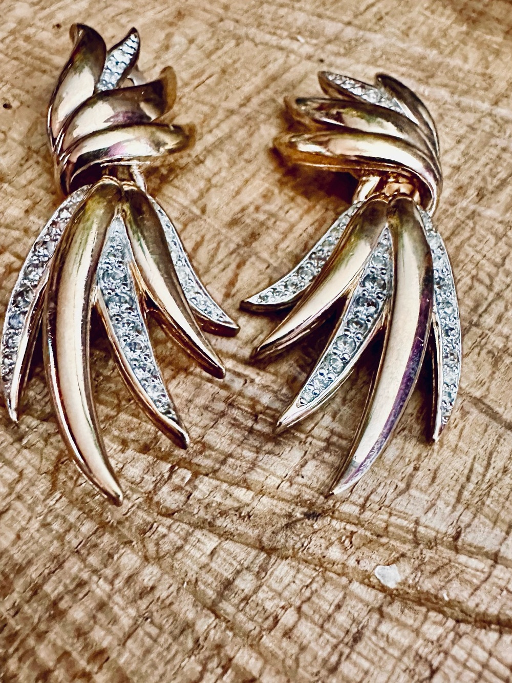Vintage Signed PANETTA Gold Tone Rhinestone Leaf Dangle Clip-On Earrings